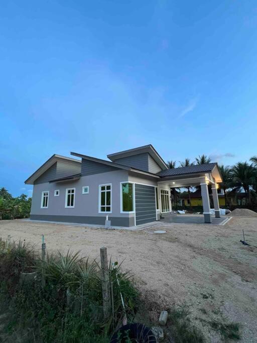 Majestic Homestay - Pasir Puteh Exterior foto
