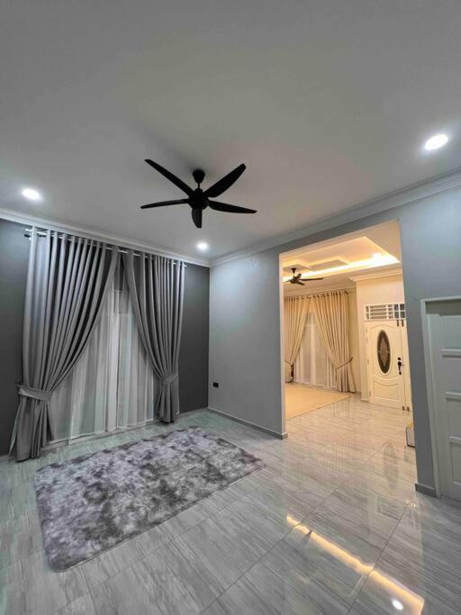 Majestic Homestay - Pasir Puteh Exterior foto